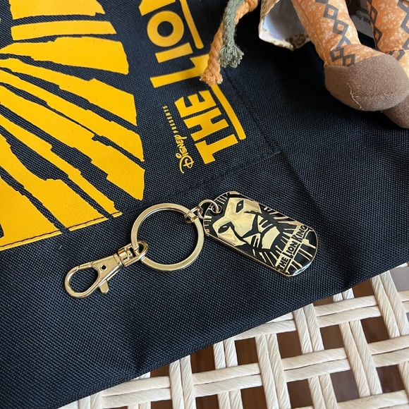 NWT Disney The Lion King Broadway Musical Tote Bag, Nala Plush Doll, Keychain - Picture 3 of 7